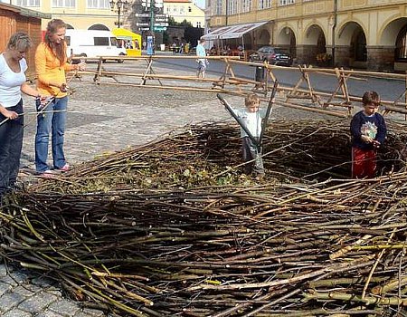 Hnízdo Semínka Země na náměstí v Jičíně